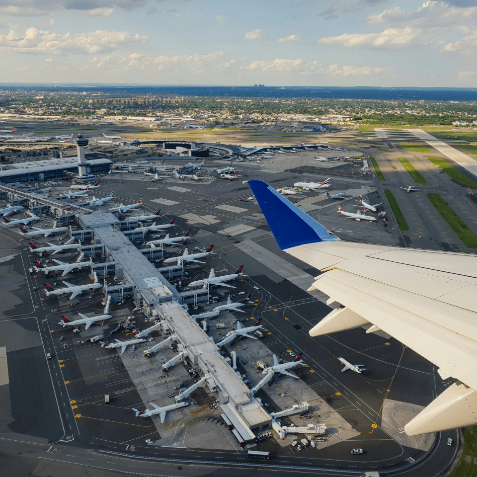 Smarter air traffic management with trusted data and ESG insights