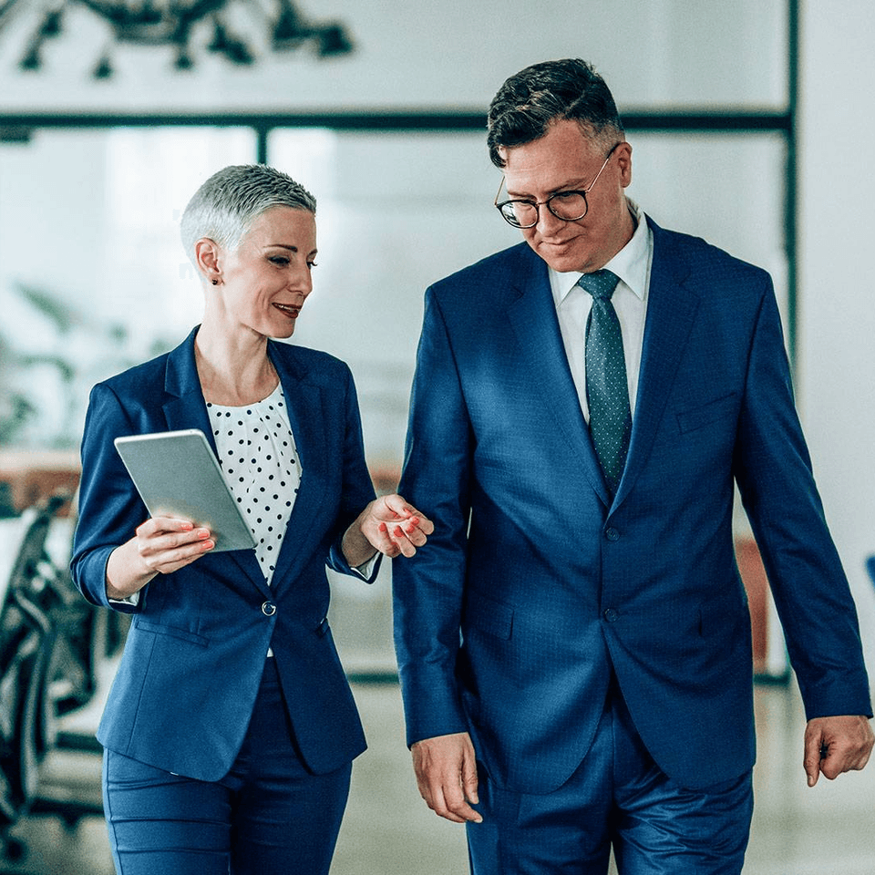 pair walk talk in office